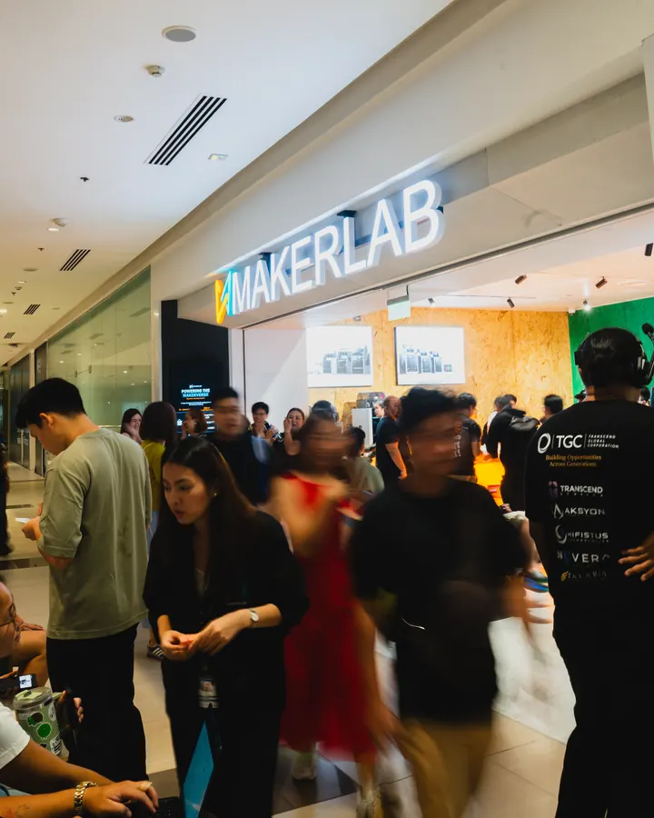 Crowd outside the Makerlab storefront